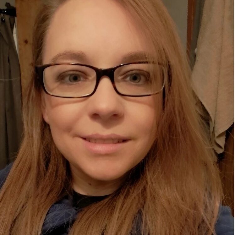 Amanda Lynne author